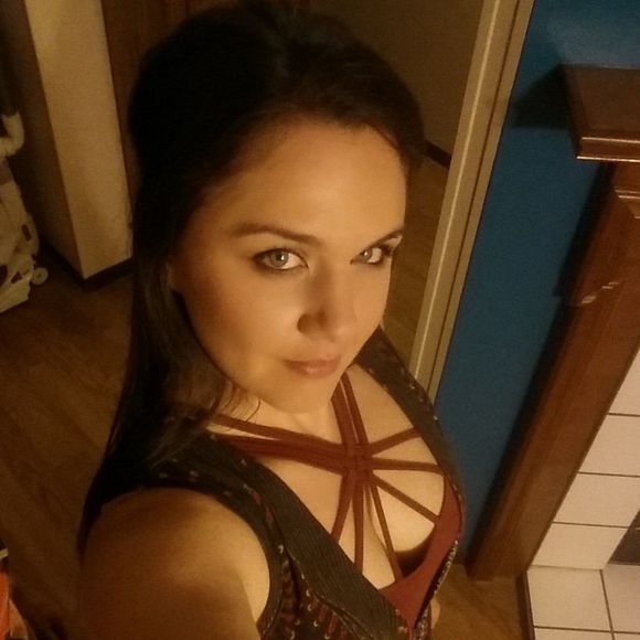 Meet your Posher, Ashley - Picture 1 of 1